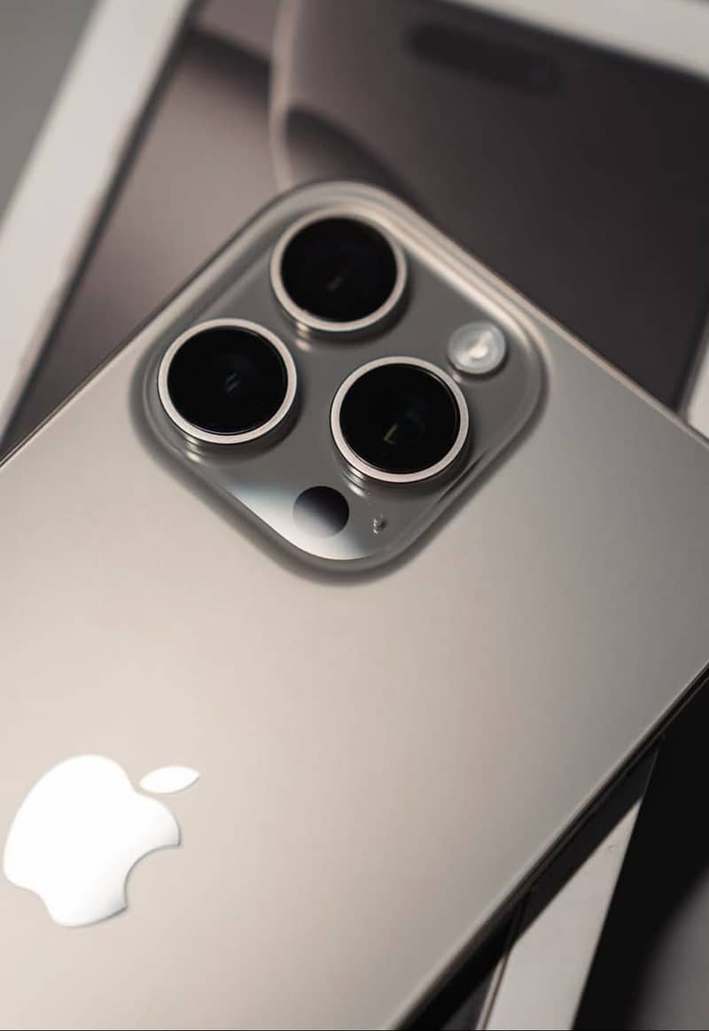iPhone 16 pro max 1