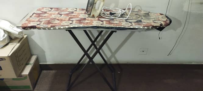 Foldable Iron Stand