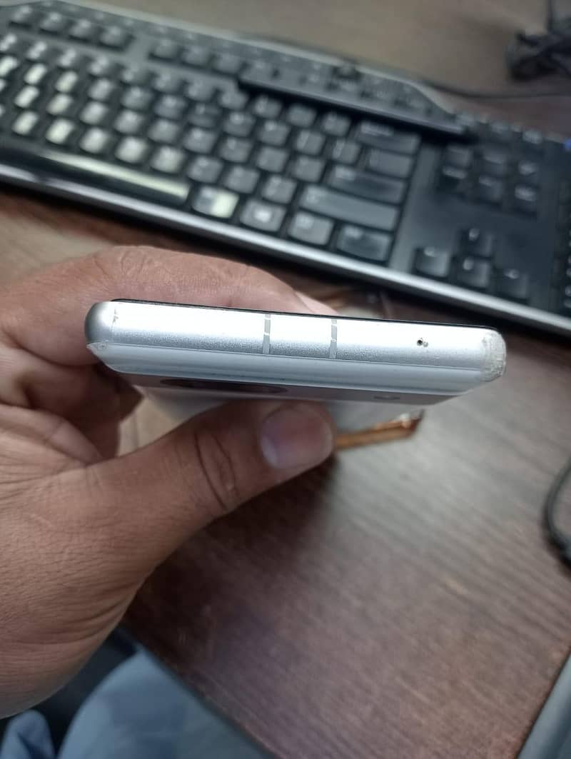 Google Pixel 7a 5