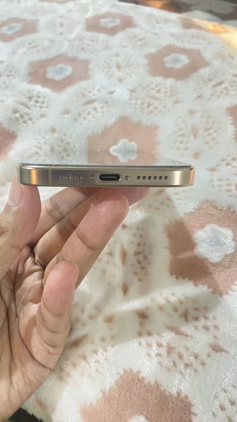 iPhone 16 pro max 7
