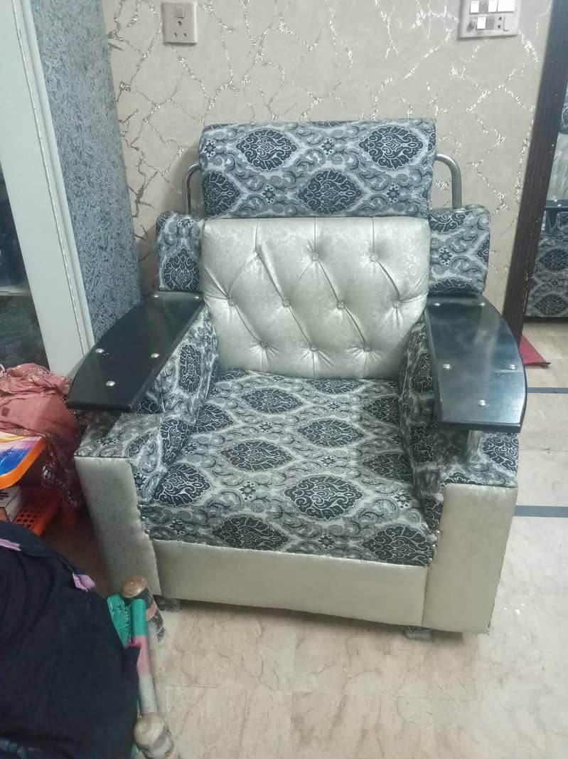3.2. 1 sofa set. . . 4
