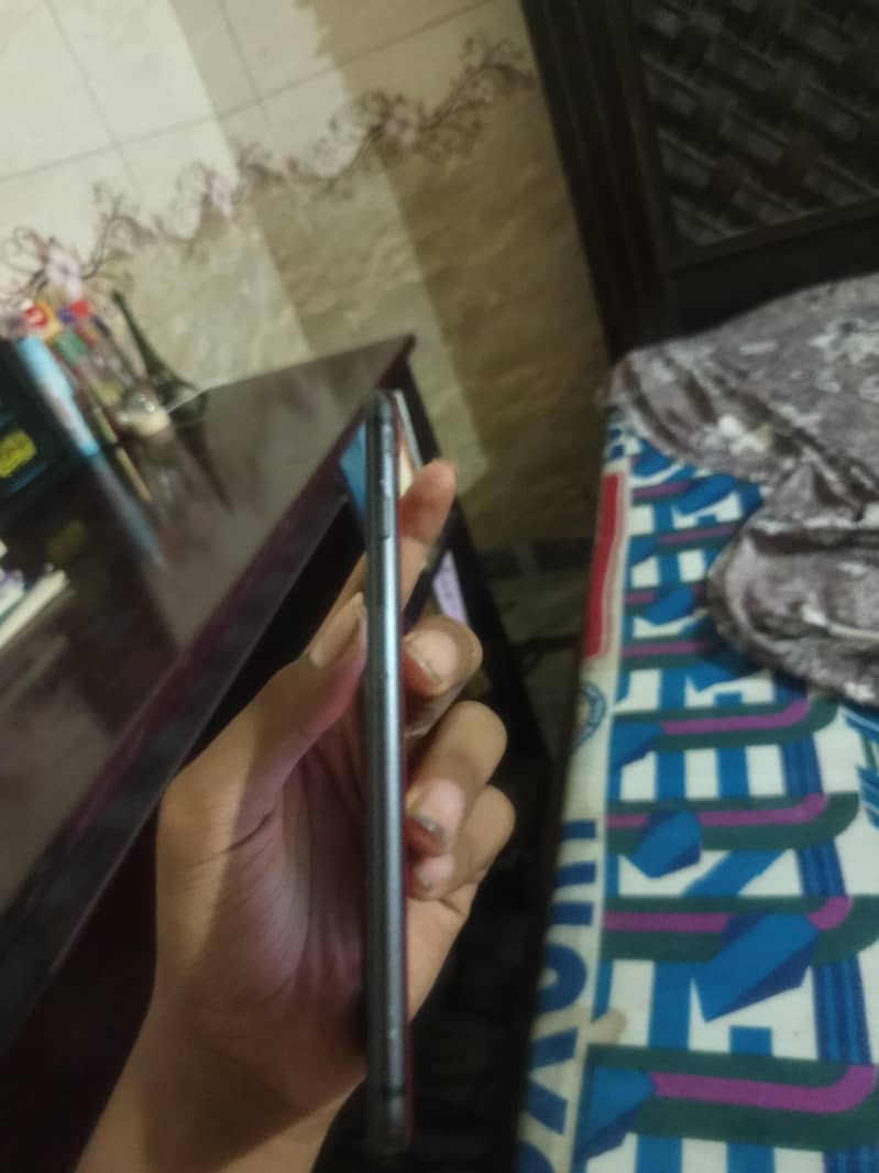 Apple iPhone 8 Plus 1