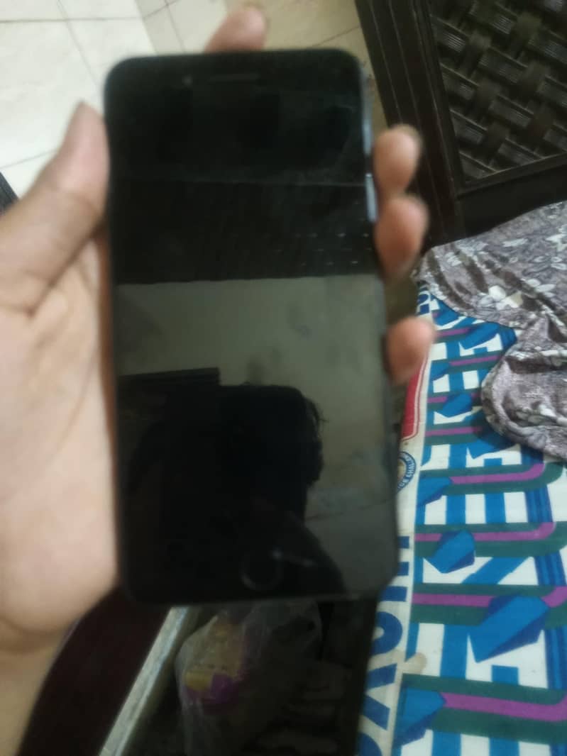Apple iPhone 8 Plus 2