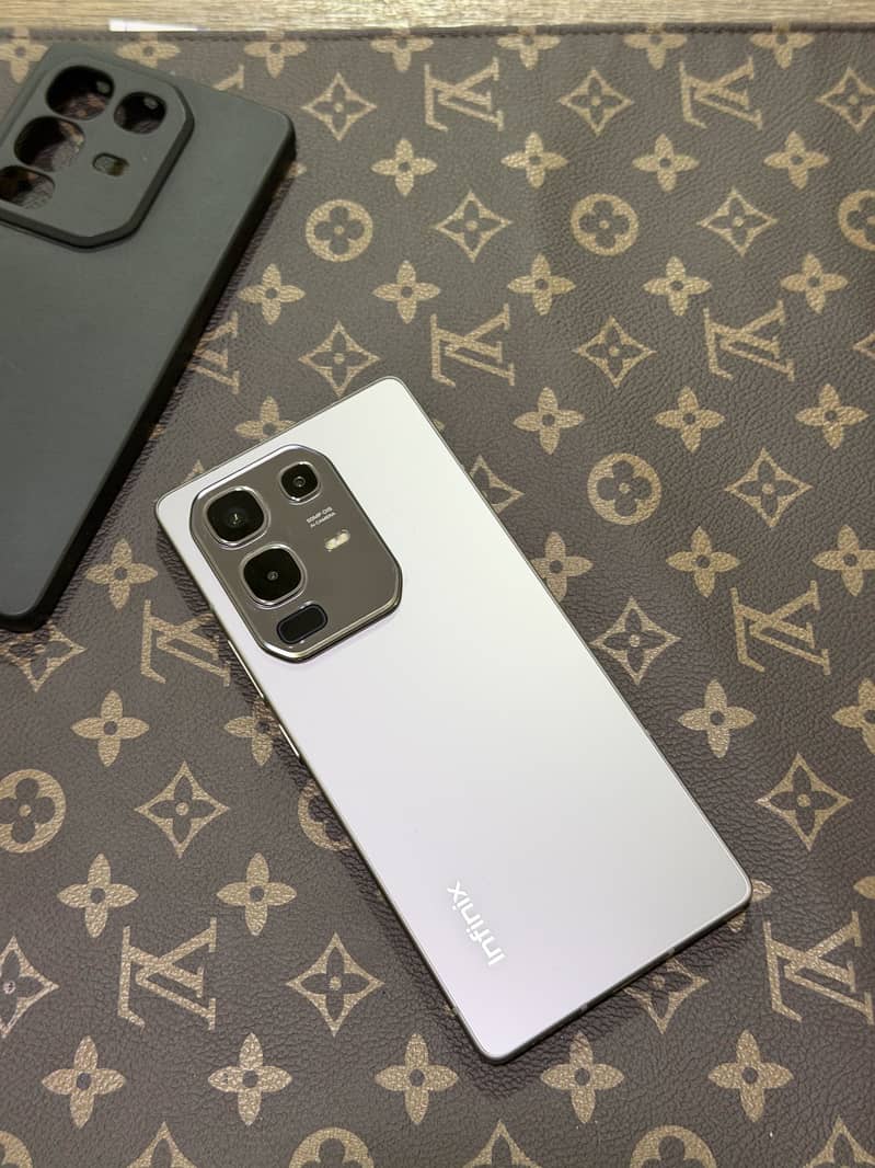 Infinix Note 50 Titanium 0