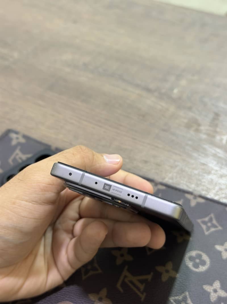 Infinix Note 50 Titanium 3
