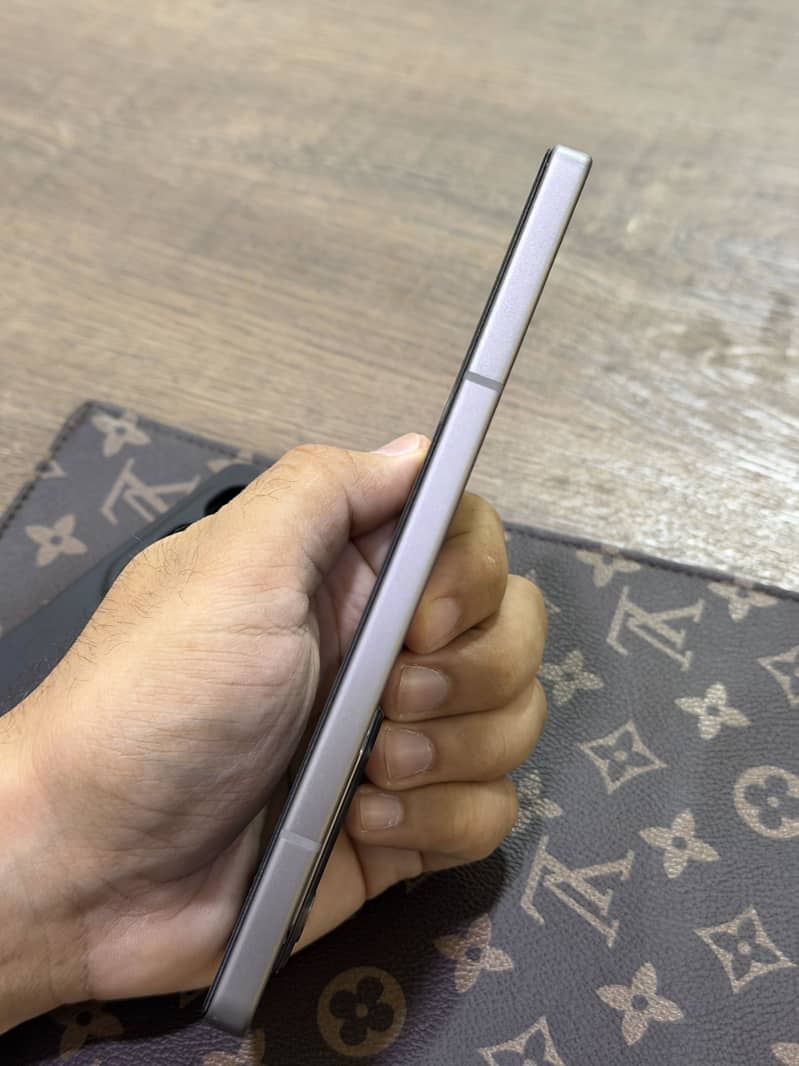 Infinix Note 50 Titanium 4