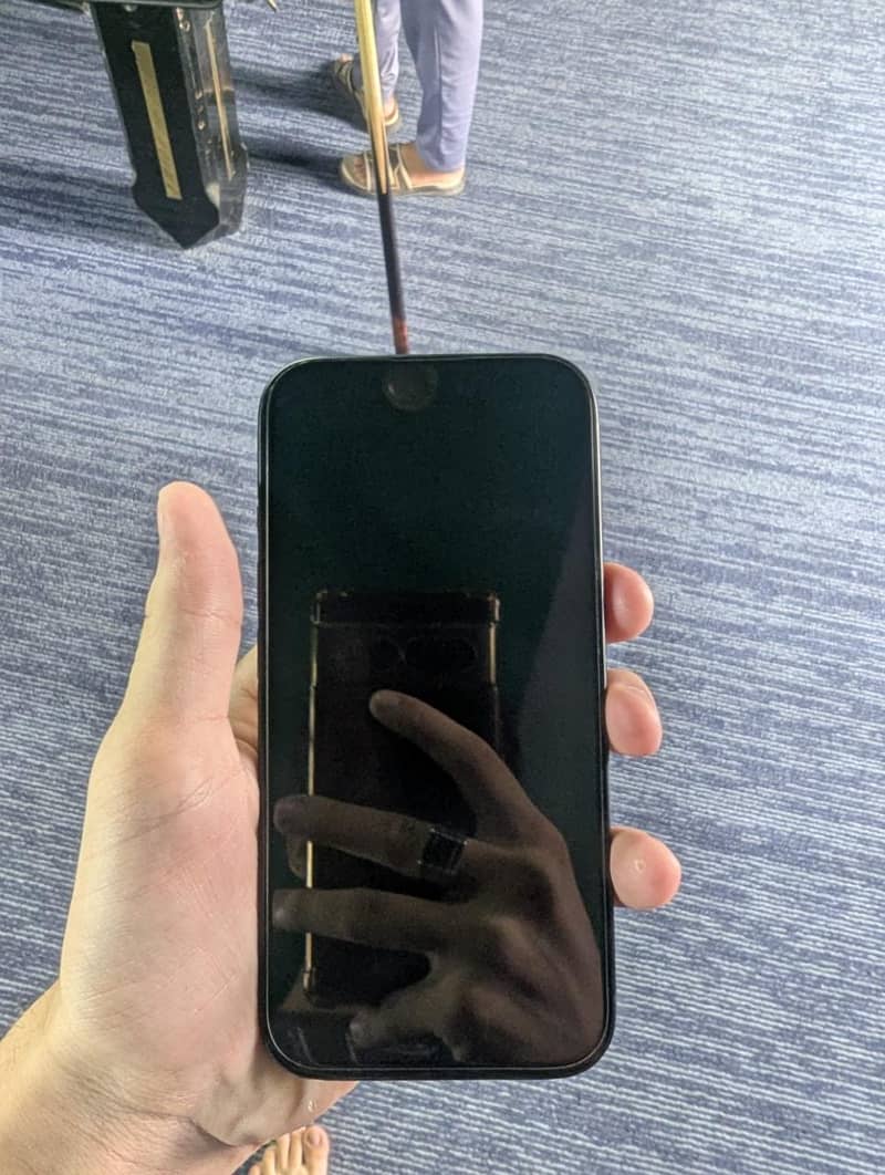 Apple iPhone 16 4