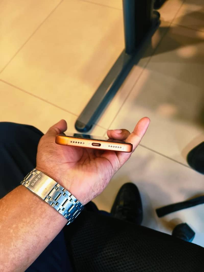 iPhone 17 Pro Max 4