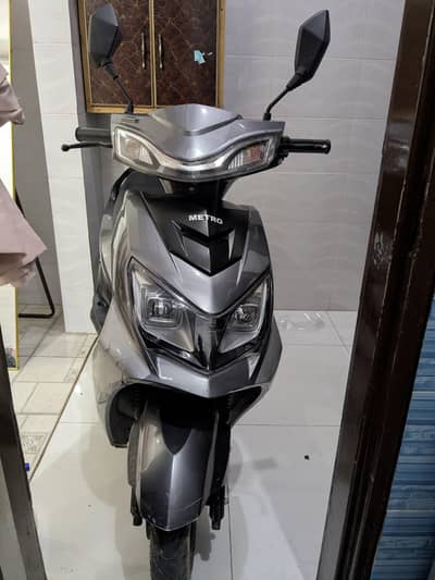 Metro Thrill Electric Scooty | 1200W | 80KM Range | Excellent Scooty