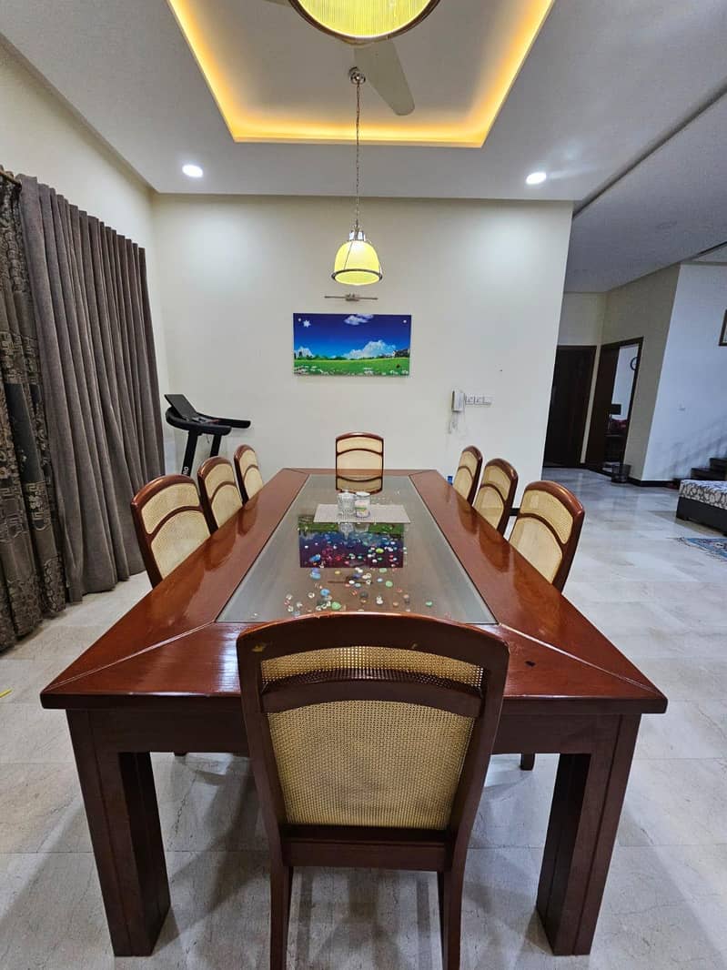 Dinning table 10