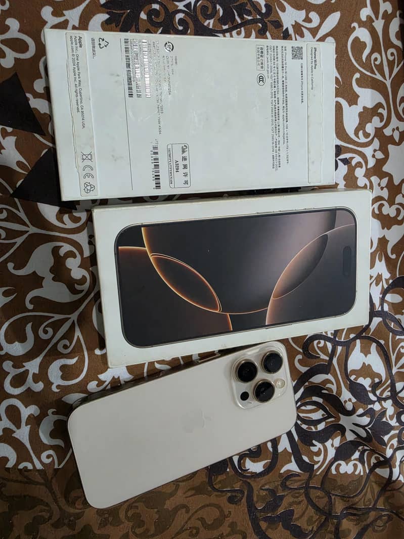 Apple iPhone 16 Pro 0