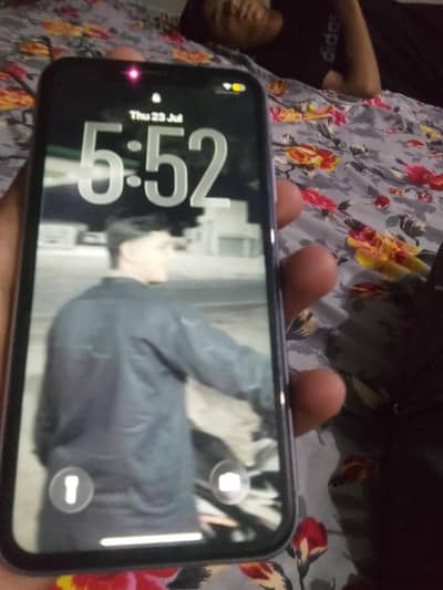 Apple iPhone 11