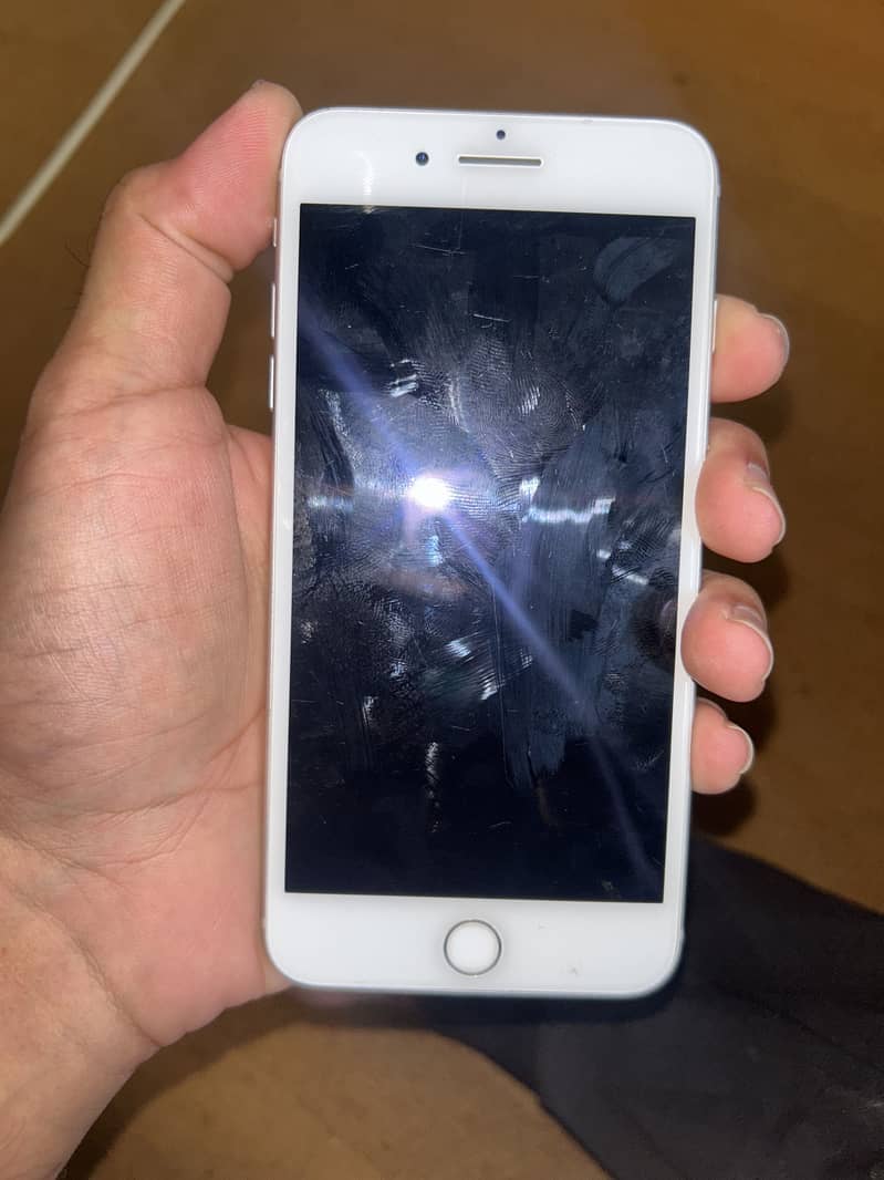Apple iPhone 8 Plus 1