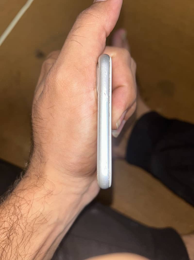 Apple iPhone 8 Plus 3