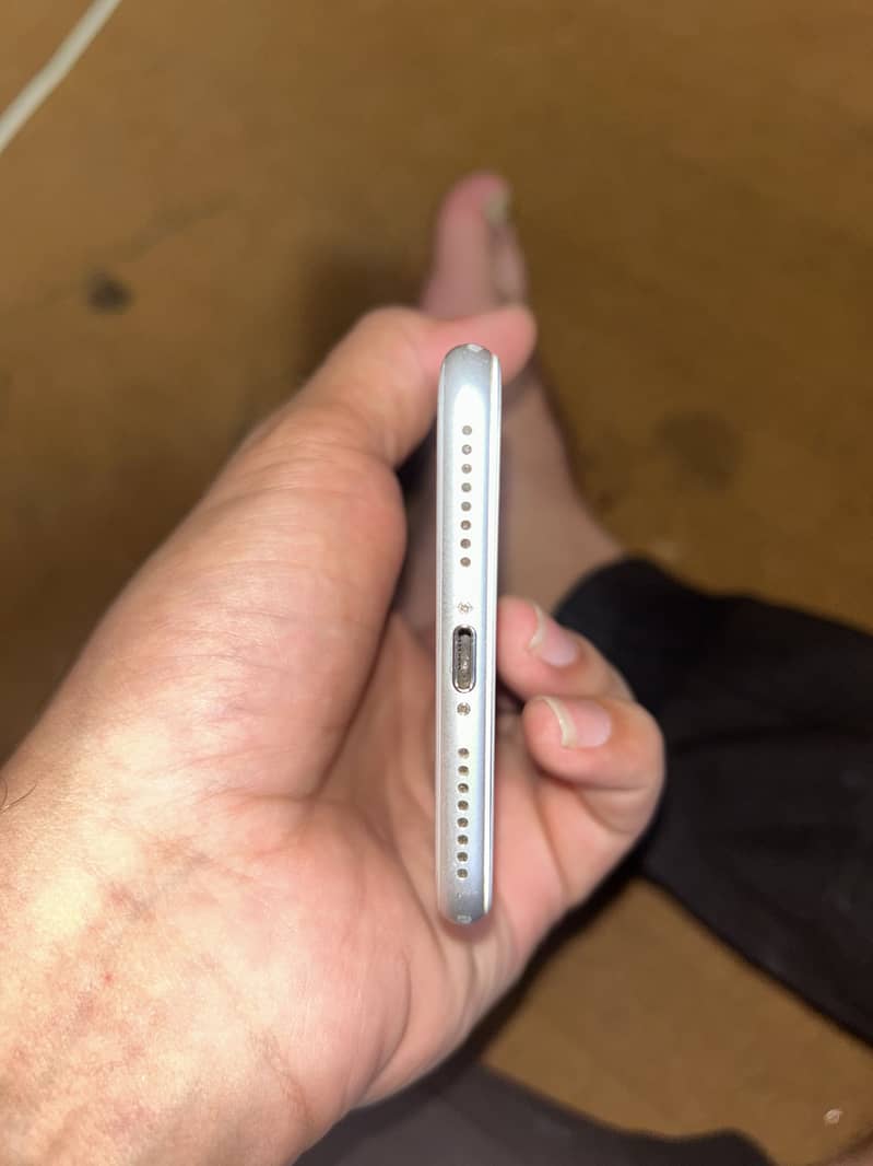 Apple iPhone 8 Plus 5