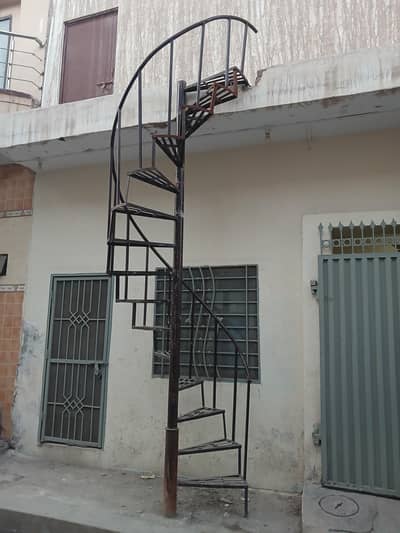 لوہے کی گول سیڑھی برائے فروخت