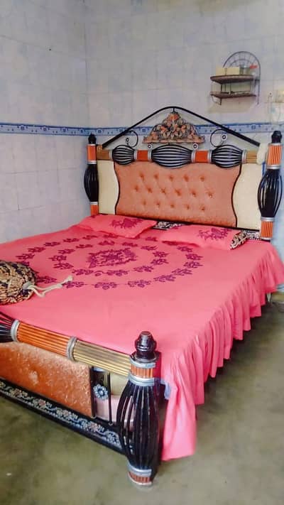 iron Bed+ Dressing table