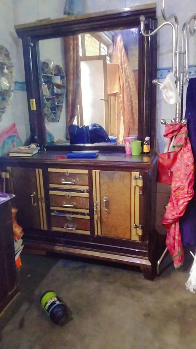 iron Bed+ Dressing table 2