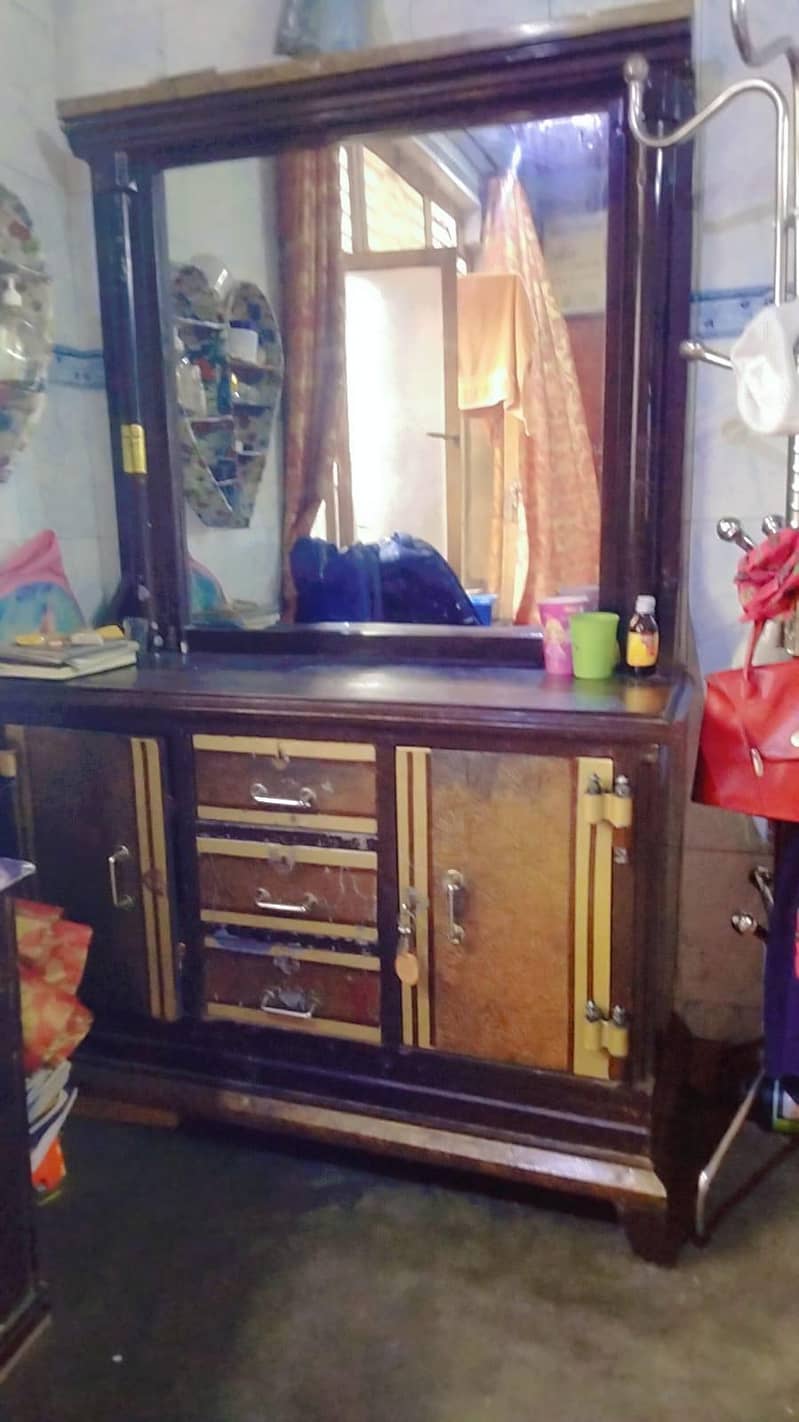 iron Bed+ Dressing table 3