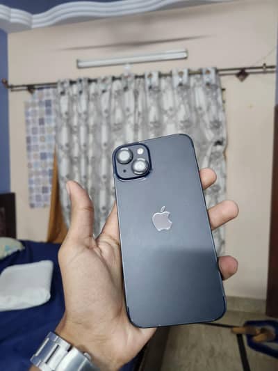 Apple iPhone 13