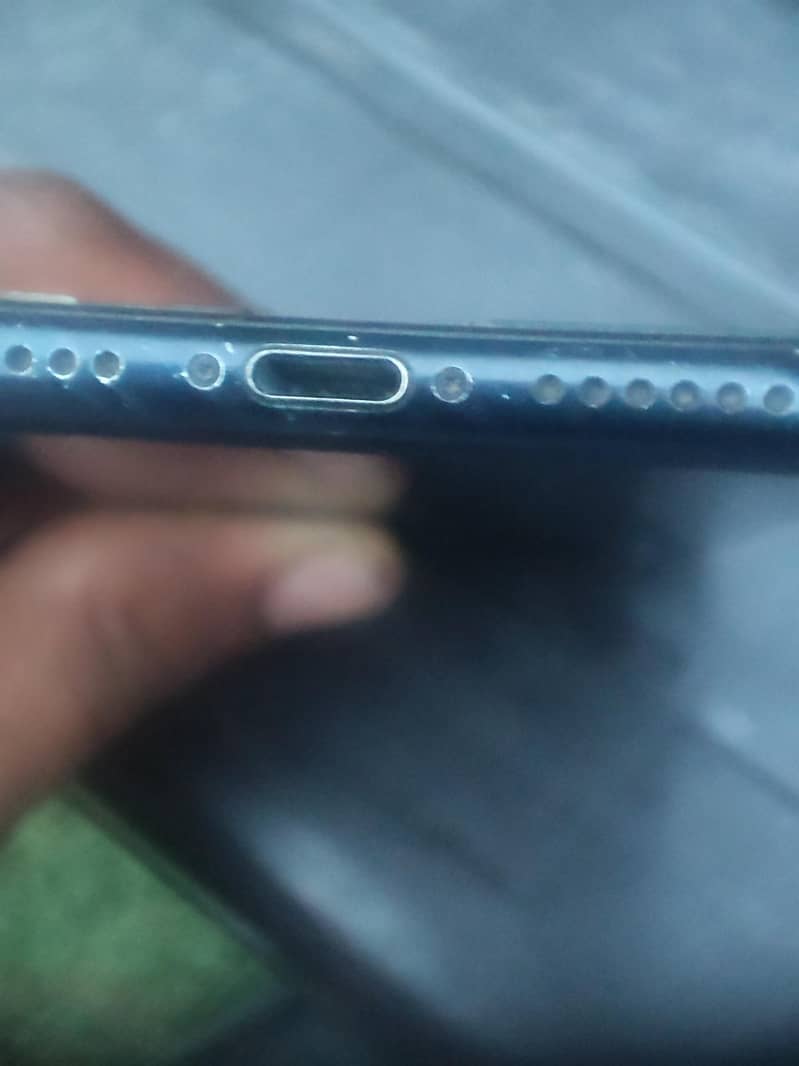 Apple iPhone 7 2