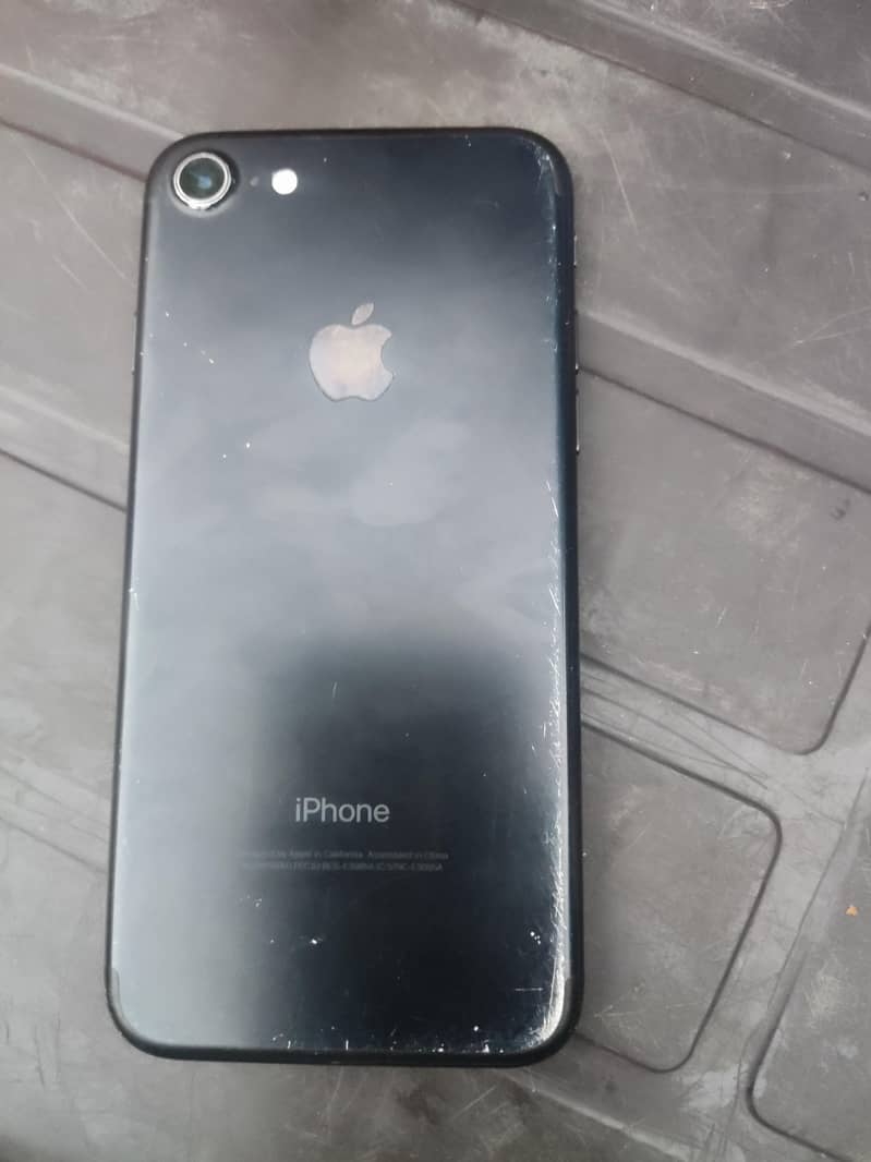 Apple iPhone 7 3
