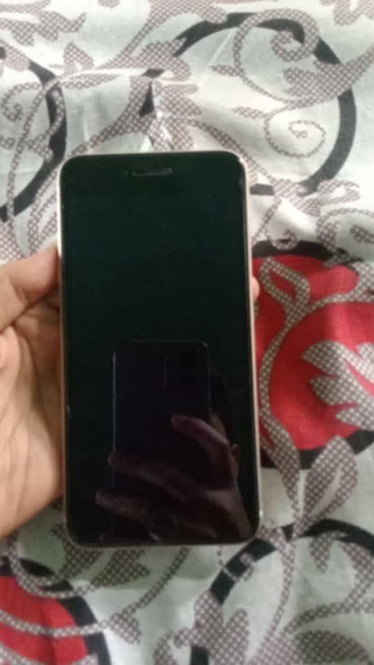 Apple iPhone 6S Plus 4