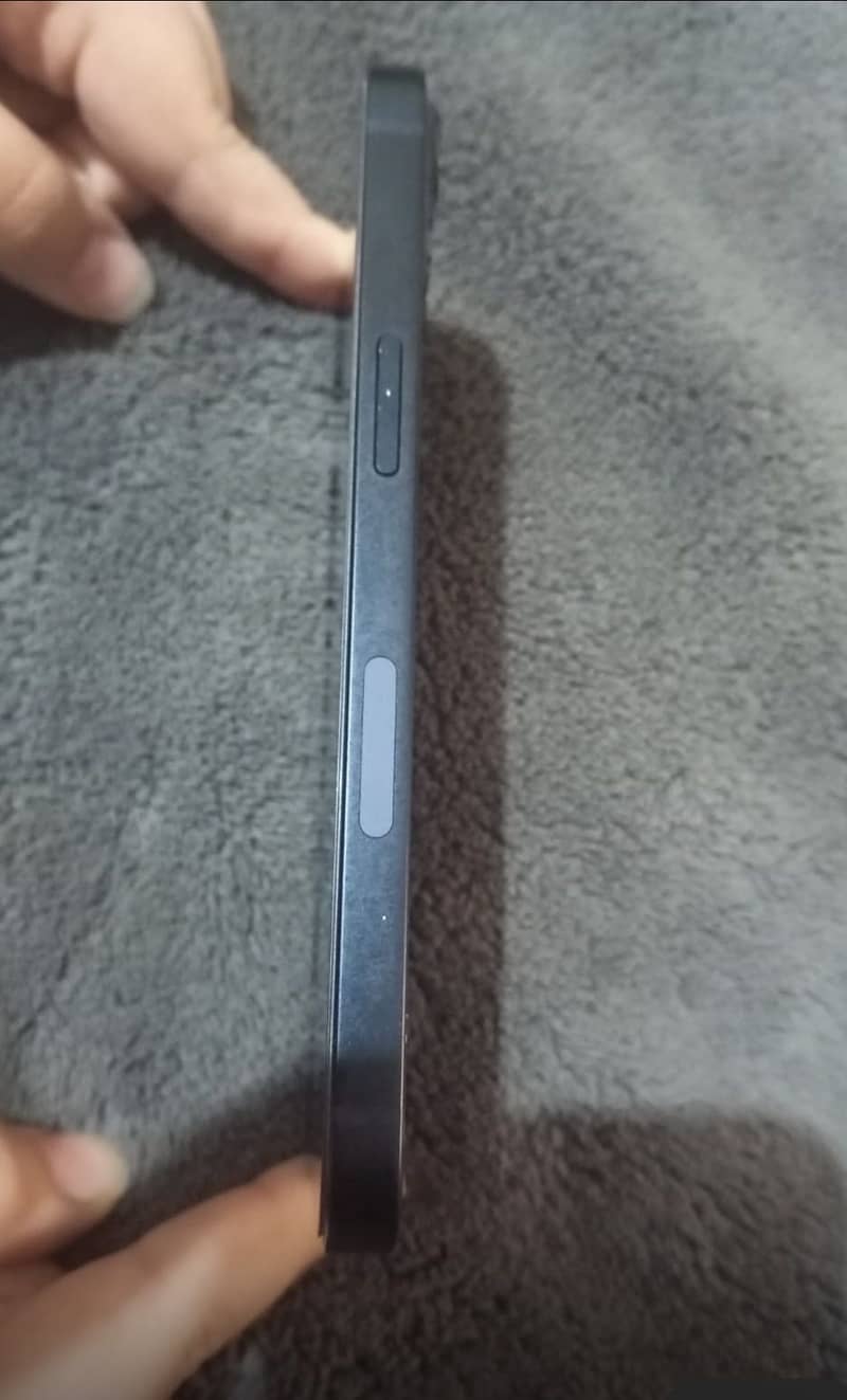 iPhone 13 3