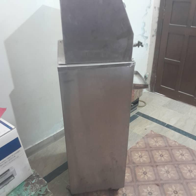 Used Sugarcane Juice Machine | Stainless Steel Commercial Juicer 1
