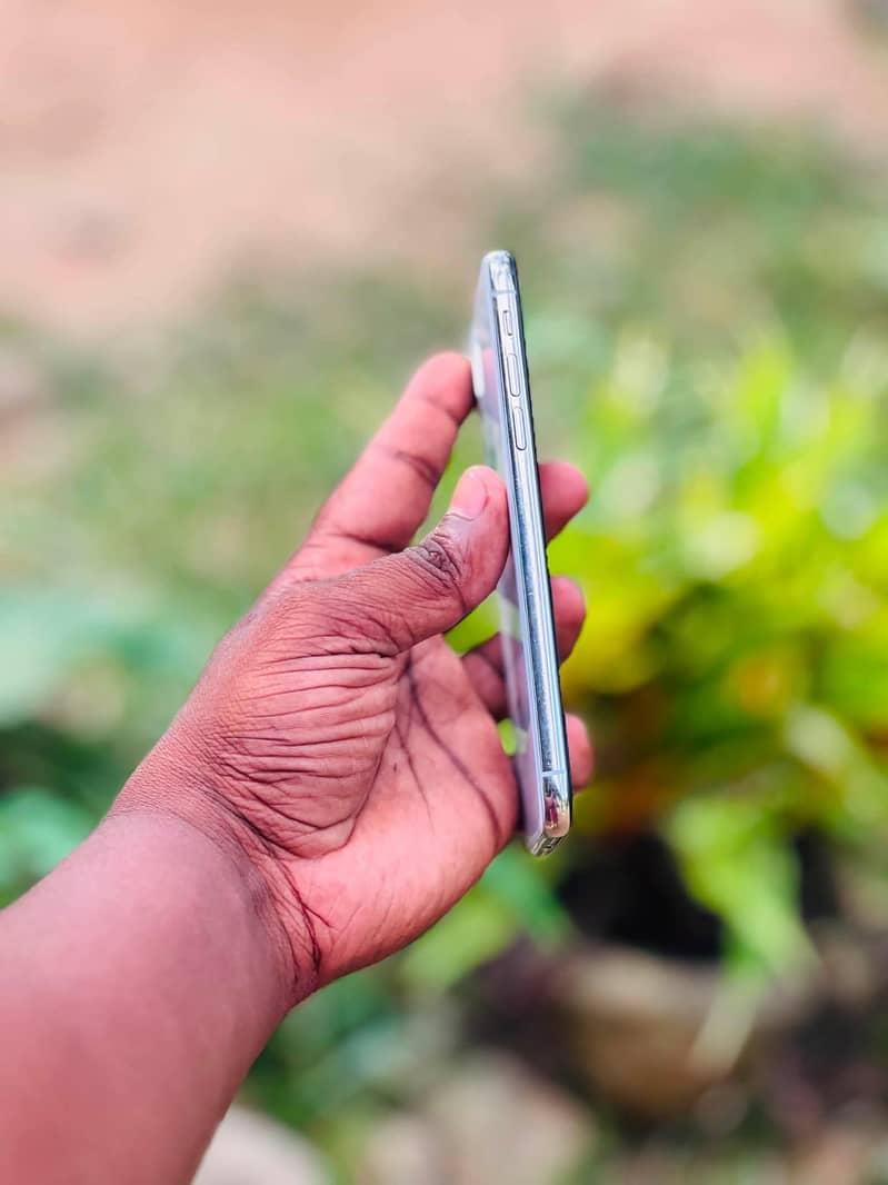 Apple iPhone X 2