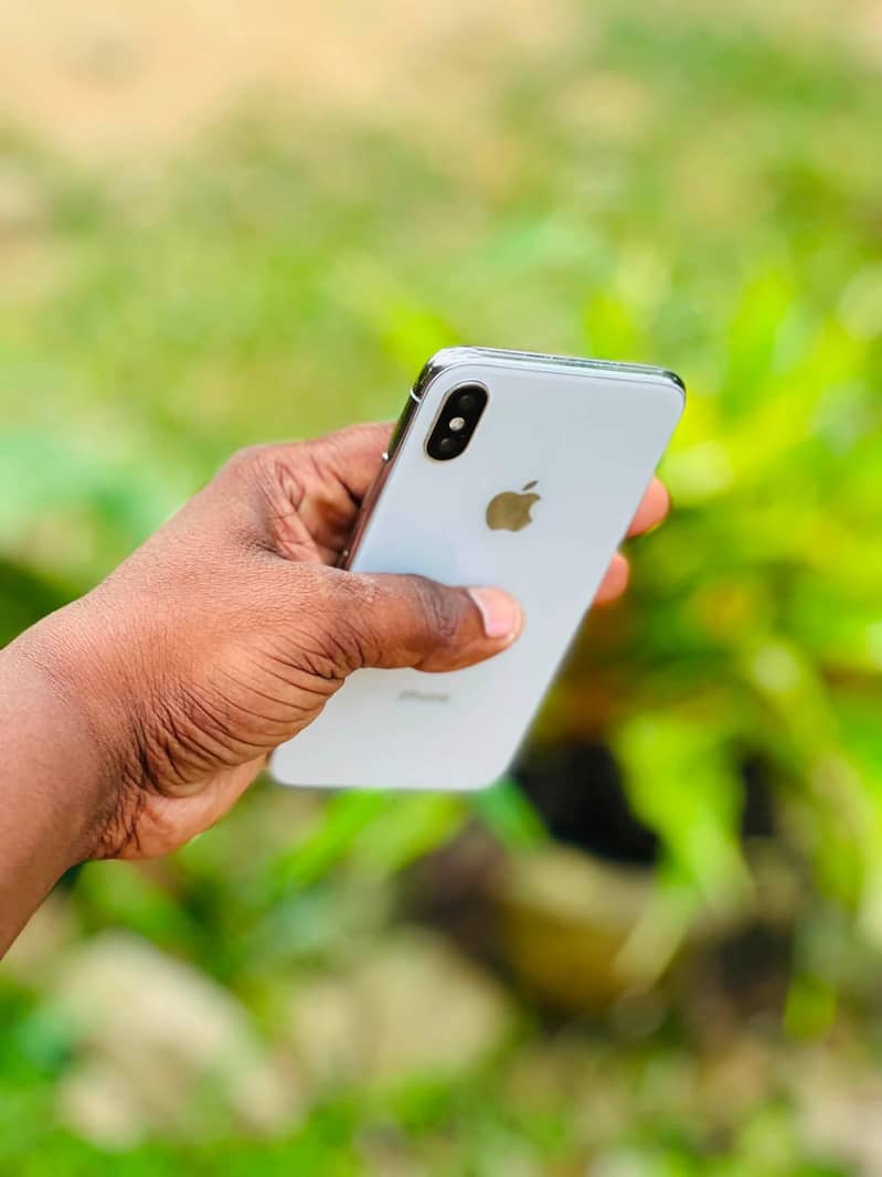 Apple iPhone X 5