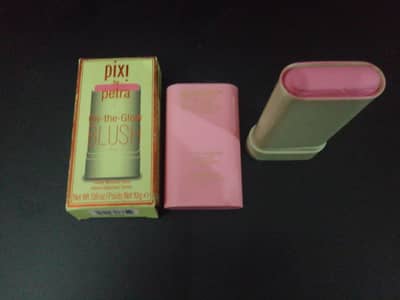 Original Pixie by petra blush and a bourjois compact powder