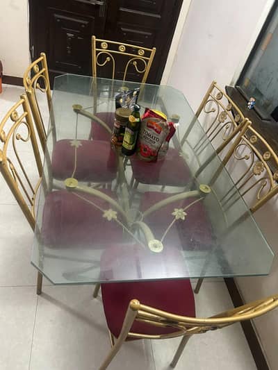 Dining table for sale