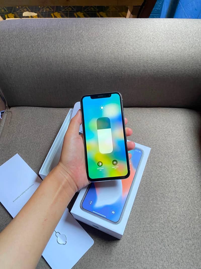 Apple iPhone X 3