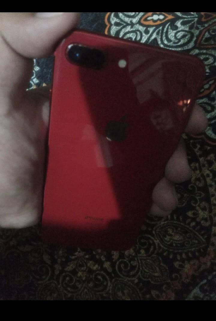 Apple iPhone 8 Plus 1