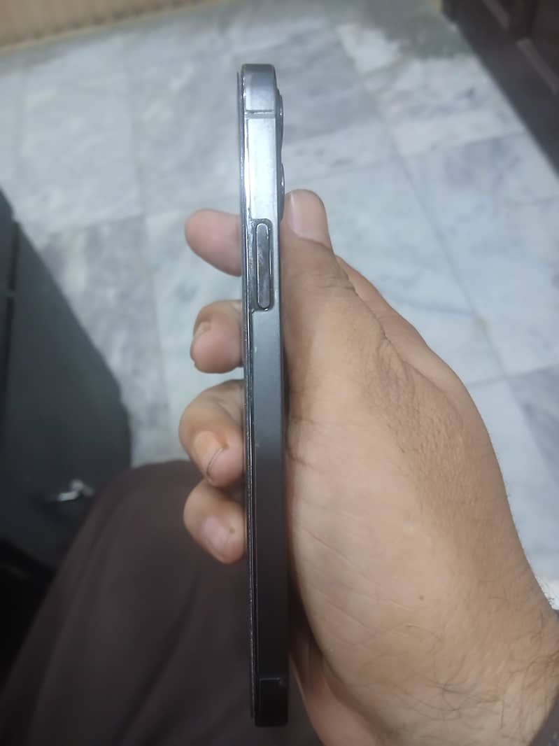 Apple iPhone 12 Pro 4