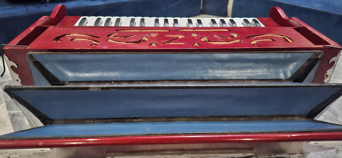 harmonium 4