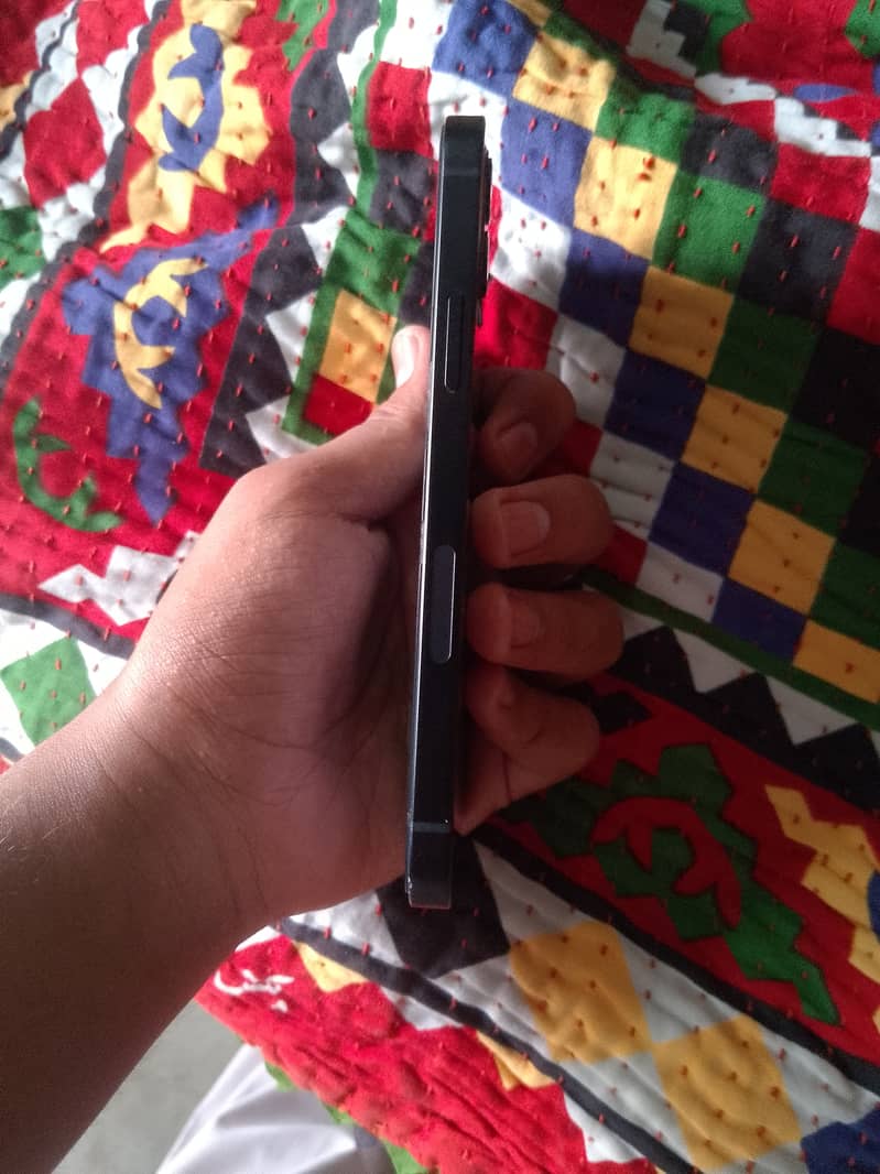 Apple iPhone 12 1
