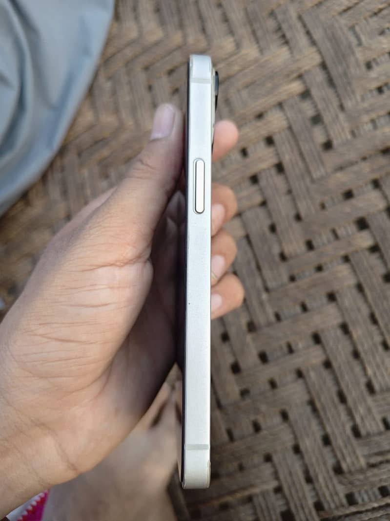 Apple iPhone 13 6