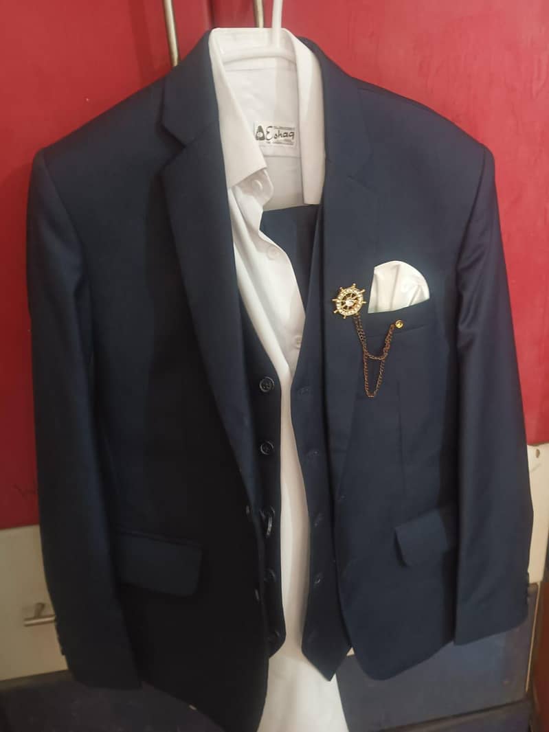 Three piece suit 0
