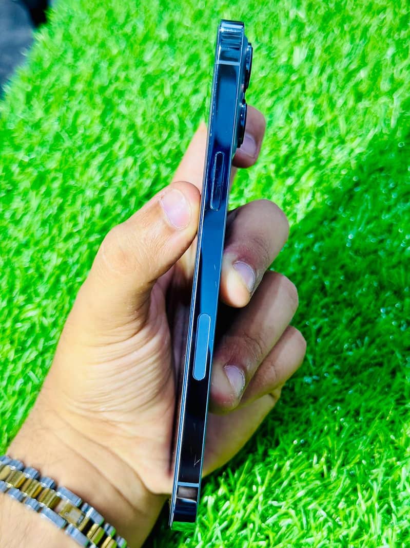 IPhones 13 pro max 2