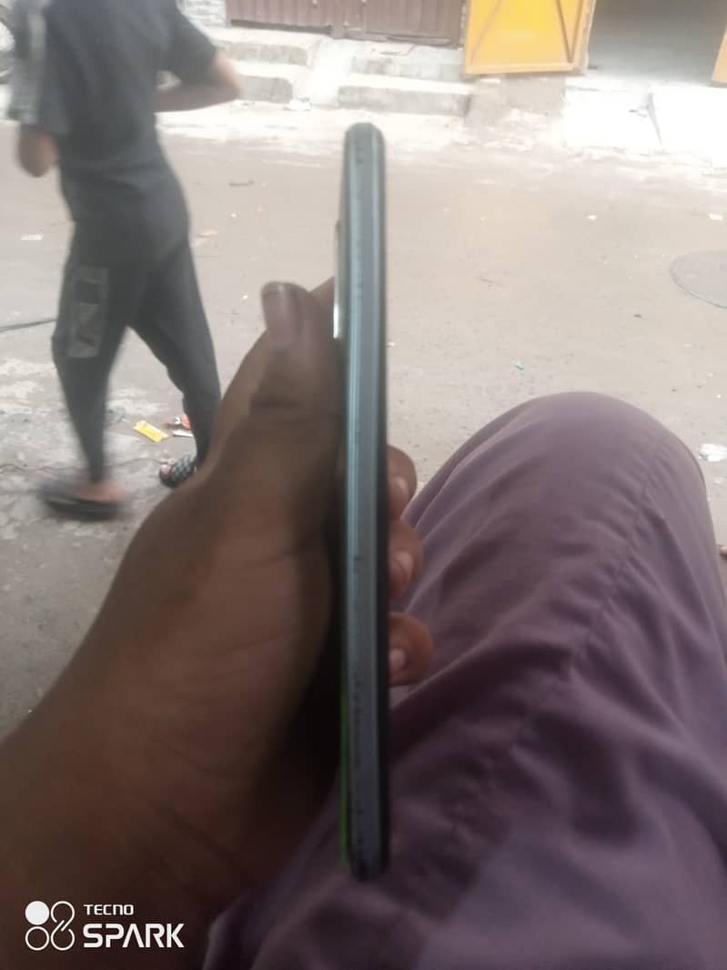 Vivo V21a 4