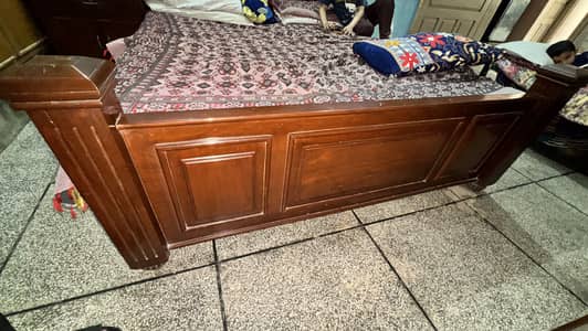 Bed kingsize pure all wooden with dressing set