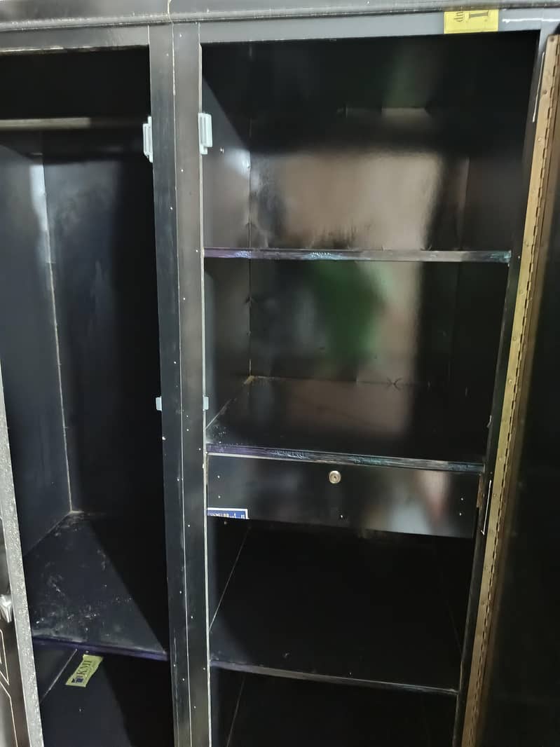 wardrobe 3