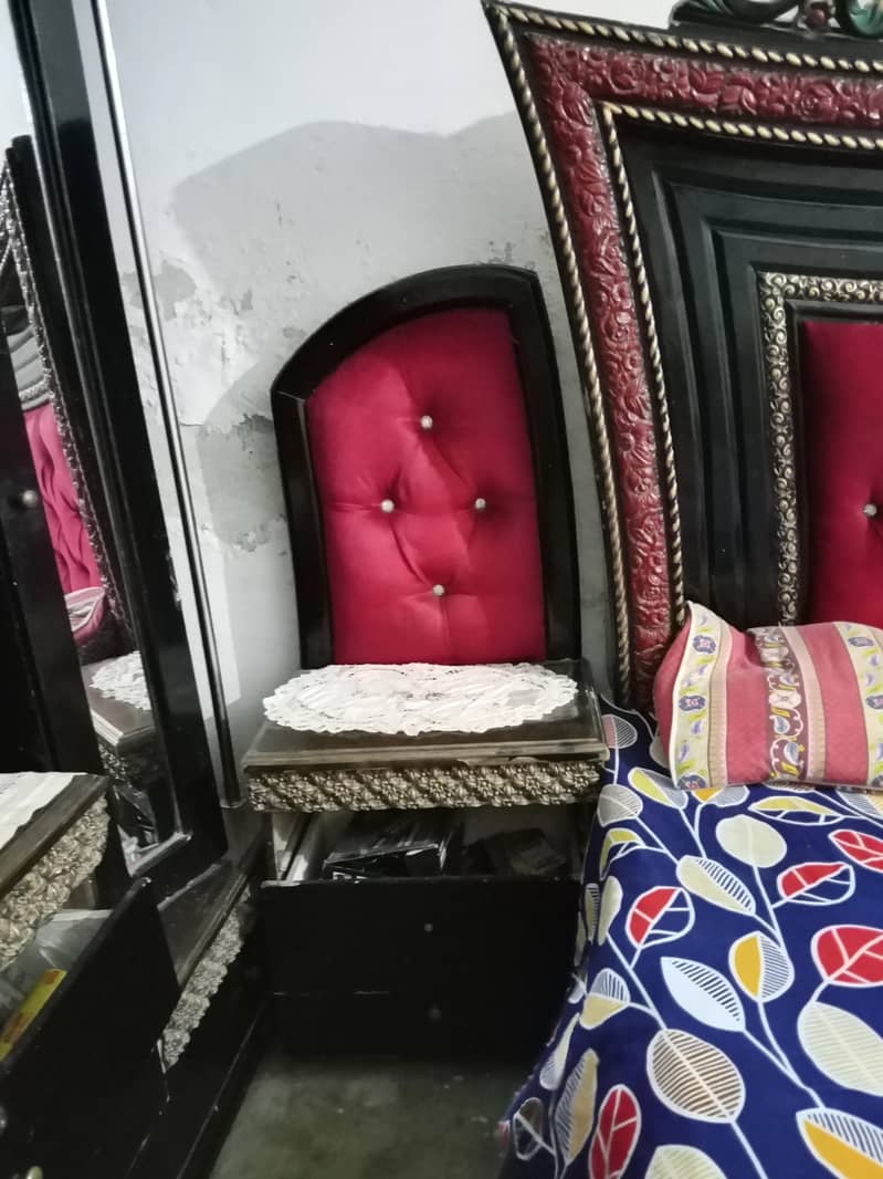 bed set good condition 3