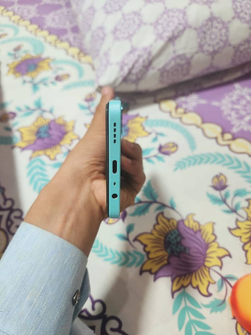 Realme C51 1