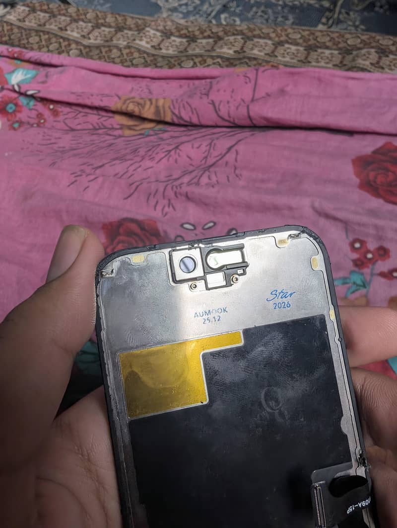 IPHONE 15 pro panel 2