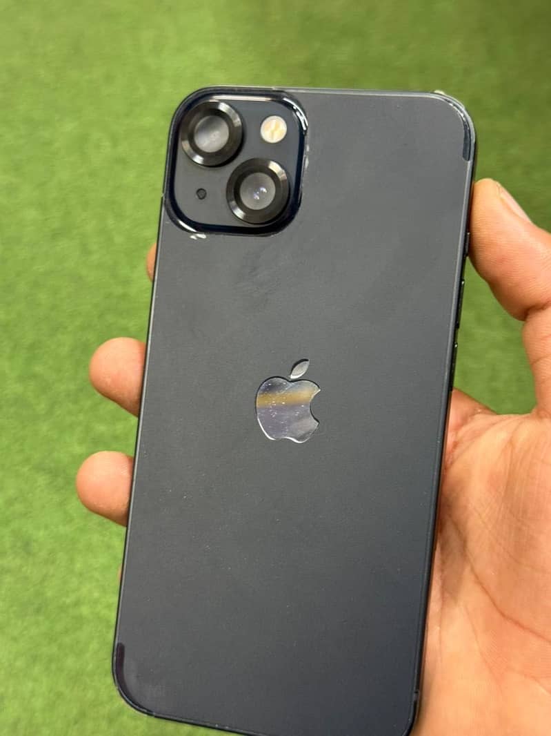 iPhone 13 4