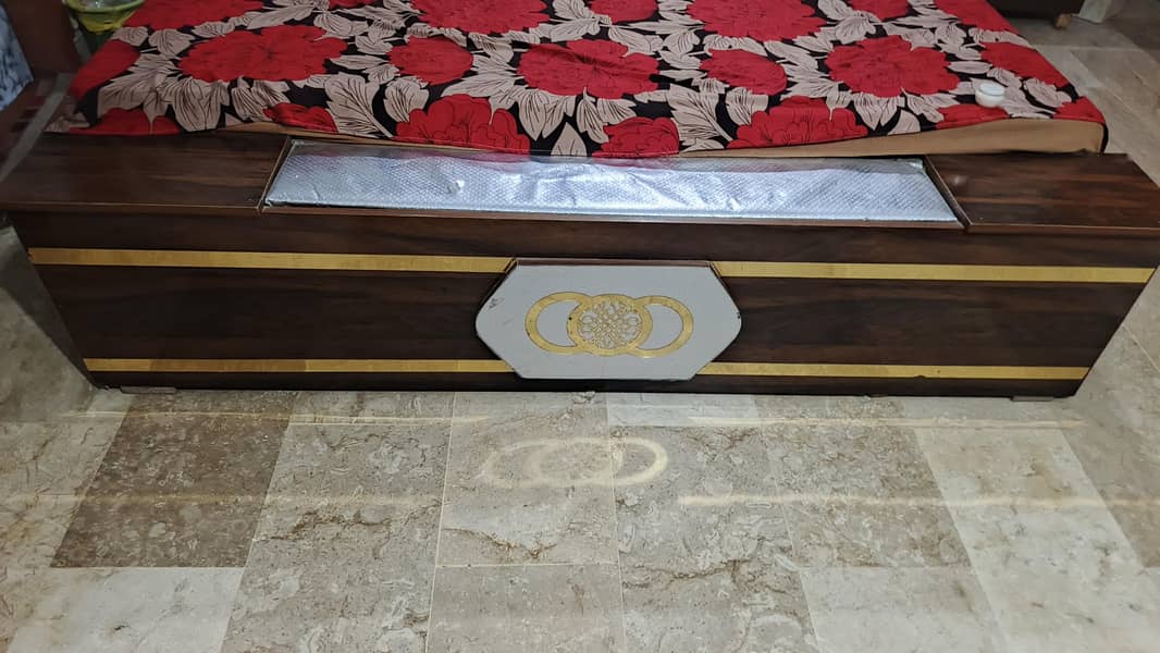 Double bed and dressing table 5