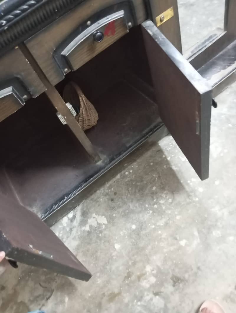 Dressing Table and bed side tables 1